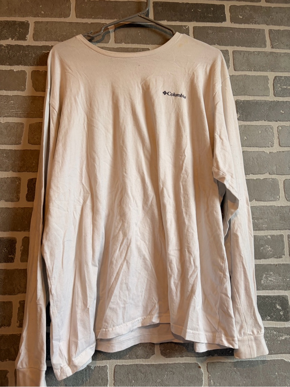 Columbia Men's Long-Sleeve Tee in Light Beige with Logo